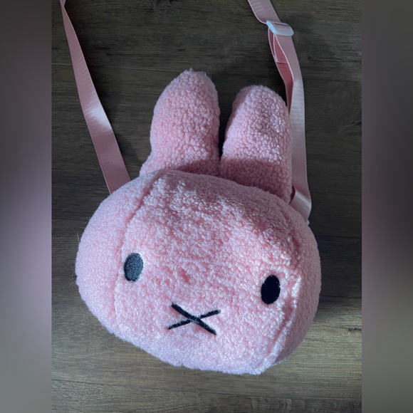 MIFFY-Brand New (NWOT) Fleece Crossbody Handbag-Your Choice White or Pink - Picture 2 of 16